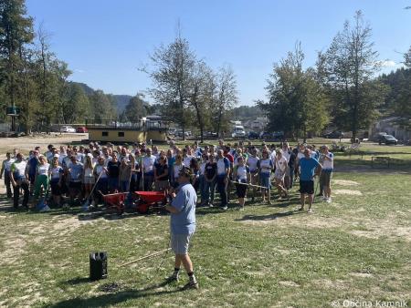 Pomoč pri urejanju športnih igrišč in igrišč pri kamniških šolah in vrtcih (8)